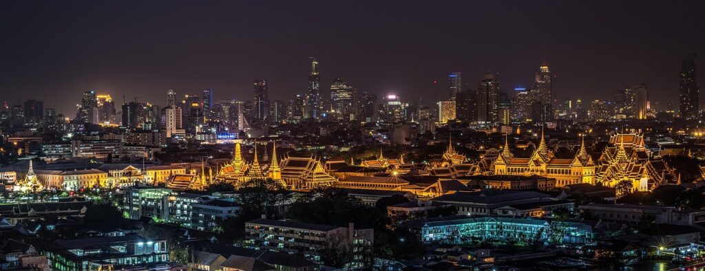 découvrez le voyage en bus en thaïlande : conseils pratiques, itinéraires populaires et astuces pour un trajet confortable et économique à travers le pays.